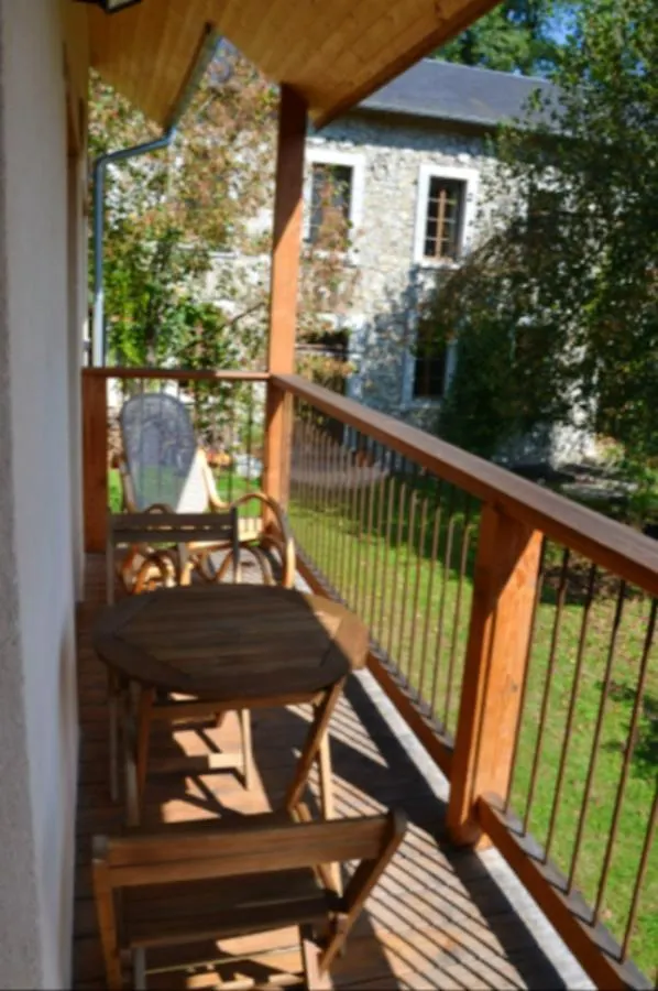 Maison Accueillante A Gembrie Avec Piscine Partagee 0*,  فرنسا