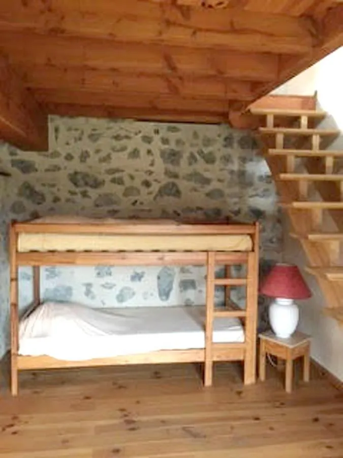 بيت للعطل Maison Accueillante A Gembrie Avec Piscine Partagee